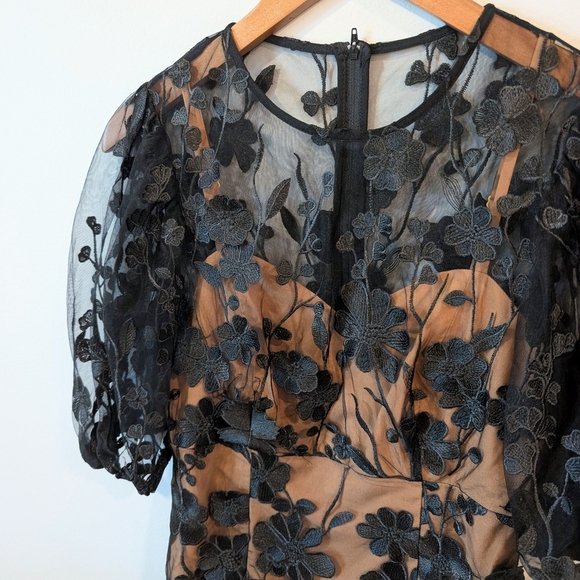 Honey & Beau Black and Tan Puff Sleeve Mini Dress With Sewn Applique Sz. 4 - Picture 5 of 13